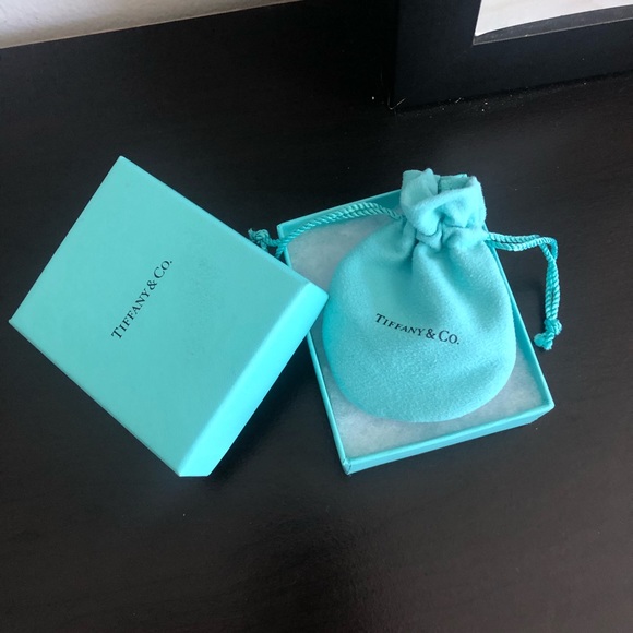 💎Tiffany & Co. | Classic Heart Charm necklace - Picture 3 of 3